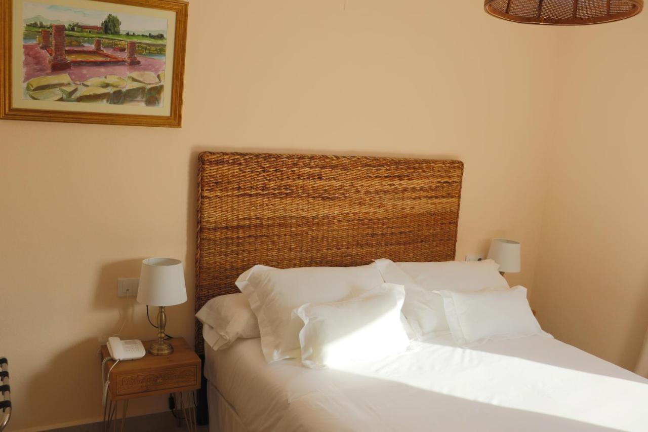 Hotel Palacio Conde Del Alamo Aroche Екстер'єр фото